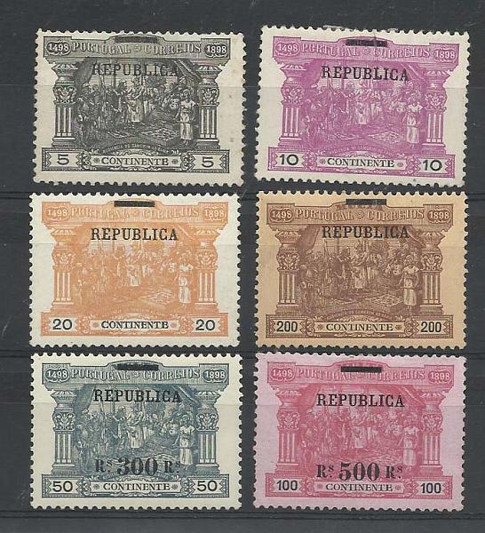 0971.jpg -     Lote:    971            Portugal       Descrição:         1911 &mdash; 4.º Centenário do Descobrimento do caminho Marítimo para a Índia, com sobrecarga REPUBLICA sobre selos de porteado do Continente. CE192/97. Série completa. Valor de catálogo &euro; 474,00.        **       Valor Base:     &euro; 50,00     Valor Venda:     &euro; 65,00       