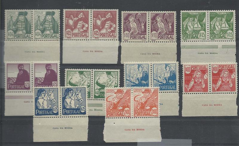 1033.jpg -     Lote:    1033            Portugal       Descrição:         1941 &mdash; Costumes Portugueses * 1.ª emissão. CE607/616. Série em pares horizontais fundo de folha com inscrições marginais. Valor de catálogo &euro; 454,00.        ***       Valor Base:     &euro; 70,00     Valor Venda:     &euro; 70,00       
