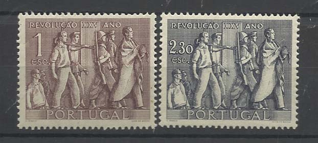 1064.jpg -     Lote:    1064            Portugal       Descrição:         1951 &mdash; 25.º Aniversário da Revolução Nacional de 28 de Maio de 1926. CE739/40. Série completa. Valor de catálogo &euro; 50,00.        ***       Valor Base:     &euro; 10,00     Valor Venda:     &euro; 10,00       
