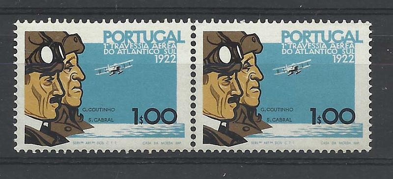 1090.jpg -     Lote:    1090            Portugal       Descrição:         1972 &mdash; Cinquentenário 1.ª Travessia Aérea Lisboa - Rio de Janeiro. CE1171, 1$00. Par horizontal. Valor de catálogo &euro; 150,80.        ***       Valor Base:     &euro; 20,00     Valor Venda:     &euro; 28,00       