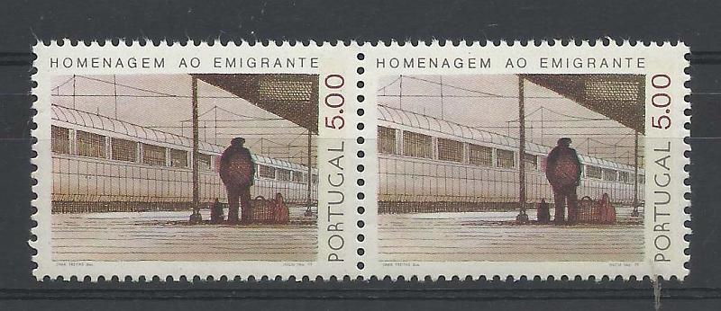 1094.jpg -     Lote:    1094            Portugal       Descrição:         1979 &mdash; Homenagem ao Emigrante Português. CE1415, 5$00. Par horizontal com o fósforo sobre PORTUGAL . Valor de catálogo &euro; 200,00.        ***       Valor Base:     &euro; 40,00     Valor Venda:     &euro; 95,00       