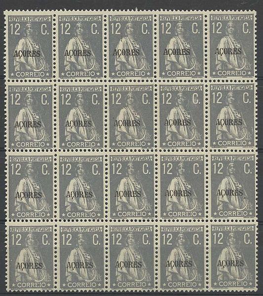 1128.jpg -     Lote:    1128            Açores       Descrição:         1918/21 &mdash; Ceres. Selos do Continente com sobrecarga AÇORES. CE173, 12 c. cinzento violeta, denteado 12x11 &frac12;, papel pontinhado. Bloco de 20 selos. Valor de catálogo &euro; 90,00.         ***       Valor Base:     &euro; 15,00     Valor Venda:     &euro; 16,00       