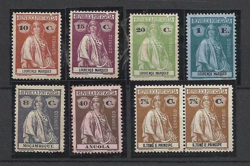 1146.jpg -     Lote:    1146            Angola       Descrição:      Ultramar.   1914 &mdash; Ceres. Lote de 8 selos com fenda na moldura sobre a letra "E" de PORTUGUESA". 4 selos de Lourenço Marques (10c, 15c, 20c e 1E) + 1 de Moçambique (8c) + 1 de Angola (40c) + par de S. Tomé (7 &frac12; c).        Lote       Valor Base:     &euro; 8,00     Valor Venda:     &euro; 55,00       