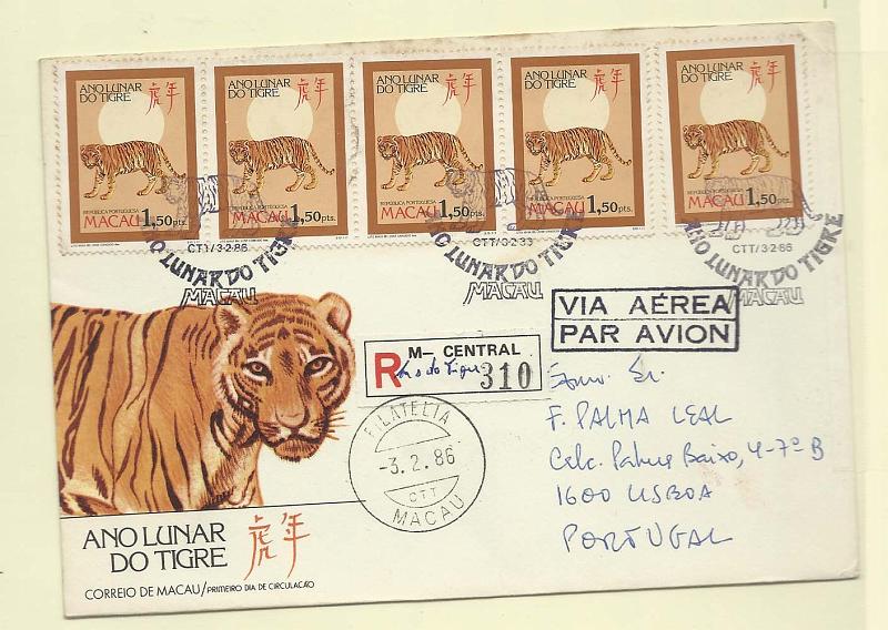 1257.jpg -     Lote:    1257            Macau       Descrição:         1986 &mdash; Ano Lunar do Tigre. CE524. Sobrescrito circulado registado de Macau (03.02.86) para Lisboa (05.02.86) com 7 selos de 1,50P (2 selos no verso) obliterados com carimbo comemorativo do 1.º dia de circulação.        FDC       Valor Base:     &euro; 20,00     Valor Venda:     Retirado     