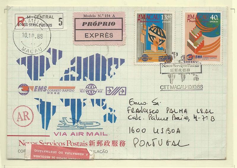 1266.jpg -     Lote:    1266            Macau       Descrição:         1988 &mdash; Novos Serviços Postais. CE580/81. Sobrescrito circulado registado (Próprio / Exprés) de Macau (10.10.88) para Lisboa (17.10.88) com série completa obliterados com carimbo comemorativo do 1.º dia de circulação.        FDC       Valor Base:     &euro; 20,00     Valor Venda:     Retirado     