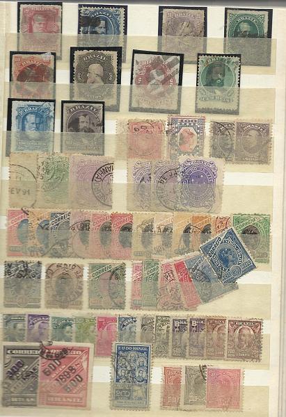 1658.jpg -     Lote:    1658                   Descrição:      Brasil   &mdash; Classificador com aproximadamente 1.100 selos e 28 blocos. Bom valor de catálogo.        Lote       Valor Base:     &euro; 60,00     Valor Venda:     &euro; 60,00       