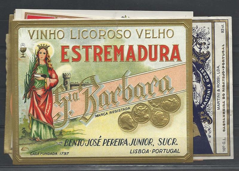 1677.jpg -     Lote:    1677                   Descrição:         Rótulos de bebidas. Lote com 14 rótulos nacionais e 1 estrangeiros. Lote a ver.        Lote       Valor Base:     &euro; 5,00     Valor Venda:     Retirado     
