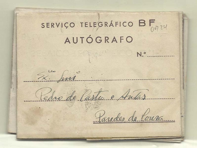 1821.jpg -     Lote:    1821      Lotes pelo Correio       Portugal        Descrição:         1943/49 &mdash; Boas Festas. Autógrafos. Lote de 5 autógrafos, todos circulados: OM24, OM27, OM30 e 2xOM32.        IC       Valor Base:     &euro; 15,00     Valor Venda:     &euro; 19,00       