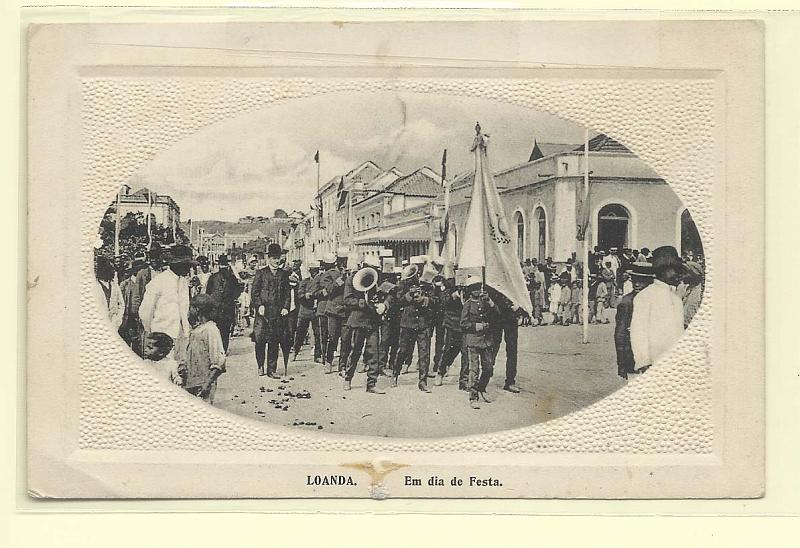 1985.jpg -     Lote:    1985      Lotes pelo Correio              Descrição:         Angola. Luanda &mdash; Em dia de Festa (com banda de música).        PI       Valor Base:     &euro; 8,00     Valor Venda:     Retirado     
