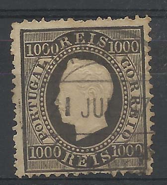 2090.jpg -     Lote:    2090      Lotes pelo Correio       Portugal        Descrição:         1884 &mdash; D. Luís I. Fita direita. Nova cor e valor. CE67, 1000 reis preto, denteado 12 &frac12;. Valor de catálogo &euro; 185,00.        O       Valor Base:     &euro; 10,00     Valor Venda:     &euro; 16,00       