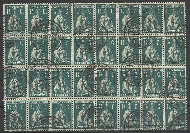 2122.jpg -     Lote:    2122      Lotes pelo Correio       Portugal        Descrição:         1917/20 &mdash; Ceres. Novas taxas e cores. CE222, 1 &frac12; c verde, denteado 12 x 11 &frac12;. Bloco com 32 selos usados.        O       Valor Base:     &euro; 5,00     Valor Venda:     Retirado     