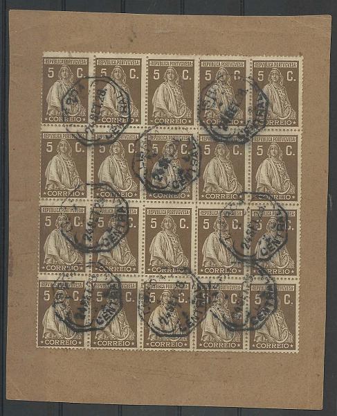 2137.jpg -     Lote:    2137      Lotes pelo Correio       Portugal        Descrição:         1926 &mdash; Ceres. Emissão Londres. CE399, 5c sépia. Fragmento com bloco de 20 selos.        FRG       Valor Base:     &euro; 5,00     Valor Venda:     Retirado     