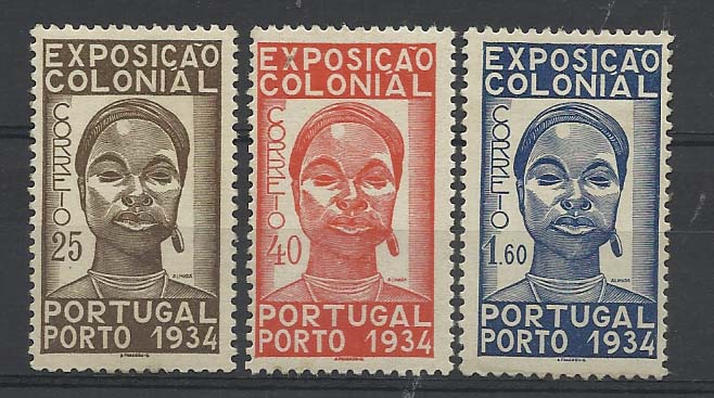 2152.jpg -     Lote:    2152      Lotes pelo Correio       Portugal        Descrição:         1934 &mdash; 1.ª Exposição Colonial Portuguesa. CE561/563. Série completa. Valor de catálogo &euro; 90,00.        **       Valor Base:     &euro; 10,00     Valor Venda:     &euro; 10,00       