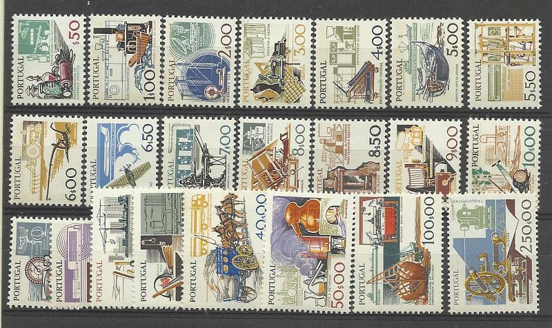 2217.jpg -     Lote:    2217      Lotes pelo Correio       Portugal        Descrição:         1978/83 &mdash; Instrumentos do Trabalho. CE1358/79. Série completa. Valor de catálogo &euro; 22,00.        ***       Valor Base:     &euro; 3,00     Valor Venda:     &euro; 6,00       