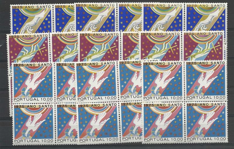 2228.jpg -     Lote:    2228      Lotes pelo Correio       Portugal        Descrição:         1975 &mdash; Ano Santo. CE1248/1250. Lote composto por três séries em quadras. Valor de catálogo &euro; 180,60.        ***       Valor Base:     &euro; 15,00     Valor Venda:     &euro; 15,00       