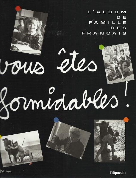 2418.jpg -     Lote:    2418      Lotes pelo Correio              Descrição:      França.    "Álbum de Familledesfrançais", com folha miniatura de selos        Livro       Valor Base:     &euro; 10,00     Valor Venda:     &euro; 10,00       