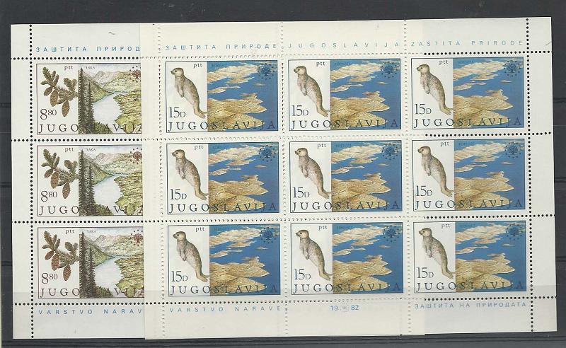 2505.jpg -     Lote:    2505      Lotes pelo Correio              Descrição:      Jugoslávia.   1982 &mdash; Lote de duas folhas miniatura de 8,80 e 15d com 9 selos cada.        ***       Valor Base:     &euro; 10,00     Valor Venda:     Retirado     