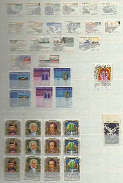 2572.jpg -     Lote:    2572      Lotes pelo Correio              Descrição:         Portugal. Classificador com selos em séries completas novas. Lote a ver.        Lote       Valor Base:     &euro; 25,00     Valor Venda:     &euro; 29,00       
