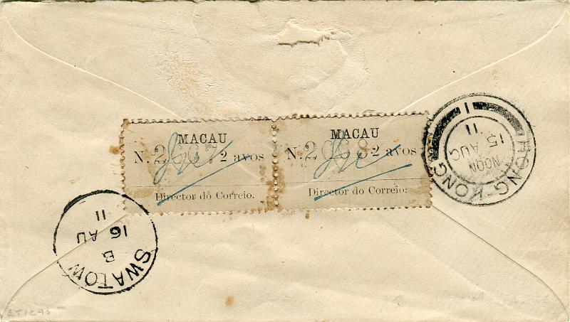 0290.jpg -     Lote:    290            Macau       Descrição:         1911 &mdash; Tipo "Etiqueta". Sobrescrito circulado de Macau (14.08.11) para Swaton / China (16.08.11) com trânsito por Hong Kong (15.08.11) com par de etiquetas de 2 avos CE148, no verso da carta. MB e MR.        Carta       Valor Base:     &euro; 1.750,00     Valor Venda:     Retirado     