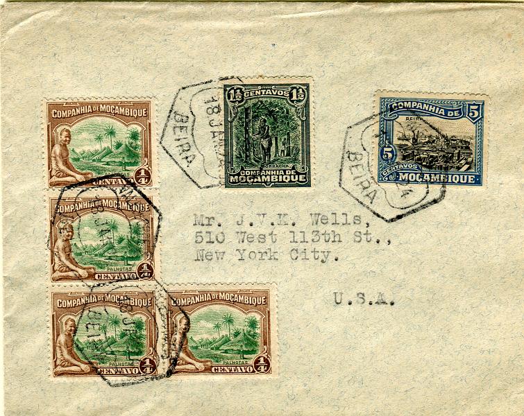 0307.jpg -     Lote:    307            Companhia de Moçambique       Descrição:         1918 &mdash; Motivos locais. Sobrescrito circulado da Beira (18.01.24) para os EUA com 4 selos de &frac14; c CE117, um selo de 1 &frac12; c CE120 e 1 selo de 5c, perfazendo o porte de 7 &frac12; c (1.º porte para países estrangeiros).        Carta       Valor Base:     &euro; 45,00     Valor Venda:     &euro; 46,00       
