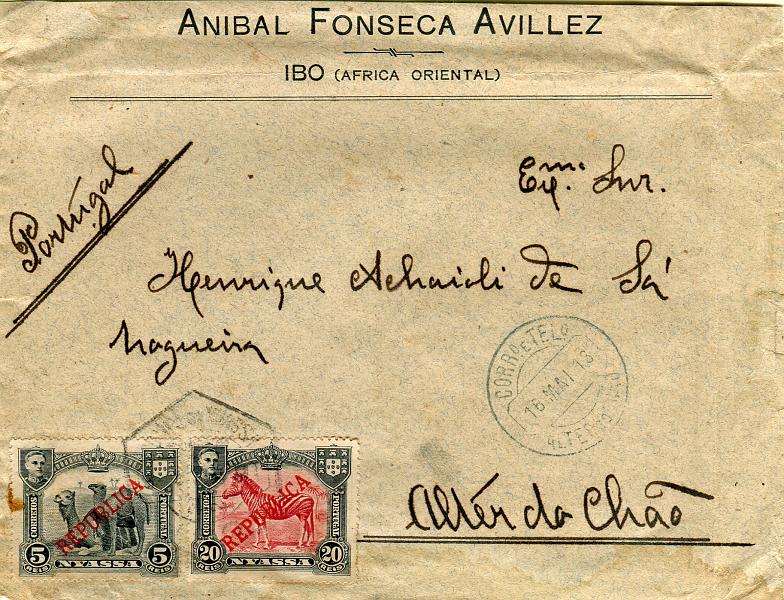 0311.jpg -     Lote:    311            Companhia do Niassa       Descrição:         1911 &mdash; D. Manuel II. Motivos diversos com sobrecarga REPUBLICA. Sobrescrito circulado do IBO para Alter do Chão (16.05.13) com trânsito pela Beira (21.04.13) com selos de 5 e 20 reis CE53 e 55. B e R.        Carta       Valor Base:     &euro; 150,00     Valor Venda:     &euro; 200,00       