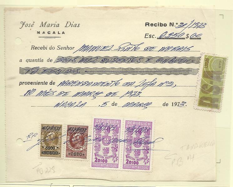 0619.jpg -     Lote:    619            Fiscais       Descrição:         Fiscais. Moçambique. Recibo datado de 05.03.73, com estampilhas fiscais de $30 + 6$00 s/ 80$00, PB190 e 228 + Taxa de Guerra de 20$00 (par), PB14 + selo de Radiodifusão de 120$00, PB2, com fundo verde (não catalogado nesta cor).        DOC       Valor Base:     &euro; 6,00     Valor Venda:     &euro; 8,00       