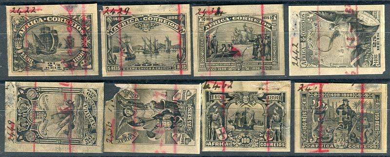 0777.jpg -     Lote:    777            África       Descrição:         1898 &mdash; 4.º Centenário do Descobrimento do Caminho Marítimo para a Índia, emissão para África. CE 1/8. Série completa de provas  a preto e branco, não denteadas, papel liso, impressas em talhe doce, todas numeradas com o número da obra em manuscrito a preto, e com marcações a vermelho com correcções. Segundo dos dois conjuntos conhecidos. MB e MR.        PRV       Valor Base:     &euro; 750,00     Valor Venda:     &euro; 1.900,00       