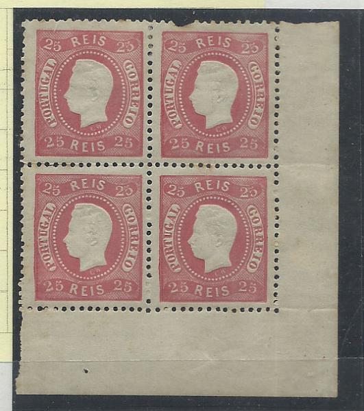 0919.jpg -     Lote:    919            Portugal       Descrição:         1967/70 &mdash; D. Luís I, fita curva. CE30, 25 reis carmim. Quadra, canto de folha, com um selo com defeito. Valorizados apenas três selos. Valor de catálogo &euro; 381,00.        **       Valor Base:     &euro; 90,00     Valor Venda:     Retirado     