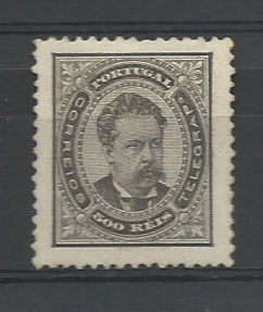 0933.jpg -     Lote:    933            Portugal       Descrição:         1884/87 &mdash; D. Luís I. De frente. Novos valores. CE64, 500 reis preto, denteado 12 &frac12;. Valor de catálogo &euro; 849,00.        RG**       Valor Base:     &euro; 40,00     Valor Venda:     &euro; 55,00       