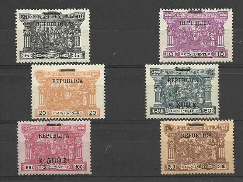 0965.jpg -     Lote:    965            Portugal       Descrição:         1911 &mdash; 4.º Centenário do Descobrimento do Caminho Marítimo para a Índia, com sobrecarga REPUBLICA, sobre selos de porteado do Continente. CE192/197. Série completa, com ligeiro sinal de charneira. Valor de catálogo &euro; 480,00.        **       Valor Base:     &euro; 60,00     Valor Venda:     &euro; 90,00       