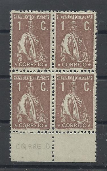 0975.jpg -     Lote:    975            Portugal       Descrição:         1917/20 &mdash; Ceres. CE221, 1c castanho, denteado 12x11 &frac12;. Quadra. Um dos selos com a variedade de cliché CQRREIO - MM LXIX.        ***       Valor Base:     &euro; 20,00     Valor Venda:     &euro; 32,00       