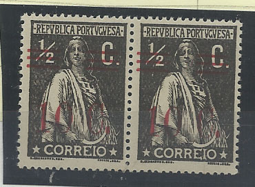 0991.jpg -     Lote:    991            Portugal       Descrição:         1928/29 &mdash; Ceres, com sobretaxa. CE454, 10c s/ &frac12;c preto, denteado 15x14, papel pontinhado. Par horizontal. Valor de catálogo &euro; 96,20.        ***       Valor Base:     &euro; 15,00     Valor Venda:     &euro; 20,00       