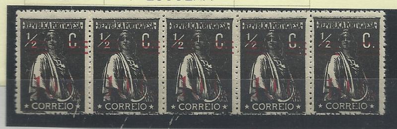0992.jpg -     Lote:    992            Portugal       Descrição:         1928/29 &mdash; Ceres, com sobretaxa. CE454, 10c s/ &frac12;c preto, denteado 15x14, papel cartolina. Tira horizontal de 5 selos. Valor de catálogo &euro; 247,00.        ***       Valor Base:     &euro; 30,00     Valor Venda:     &euro; 30,00       