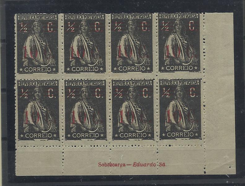 0993.jpg -     Lote:    993            Portugal       Descrição:         1928/29 &mdash; Ceres, com sobretaxa. CE454, 10c s/ &frac12; c preto. Bloco de 8 selos com inscrição marginal "Sobrecarga &mdash; Eduardo Sá".        ***       Valor Base:     &euro; 10,00     Valor Venda:     &euro; 18,00       