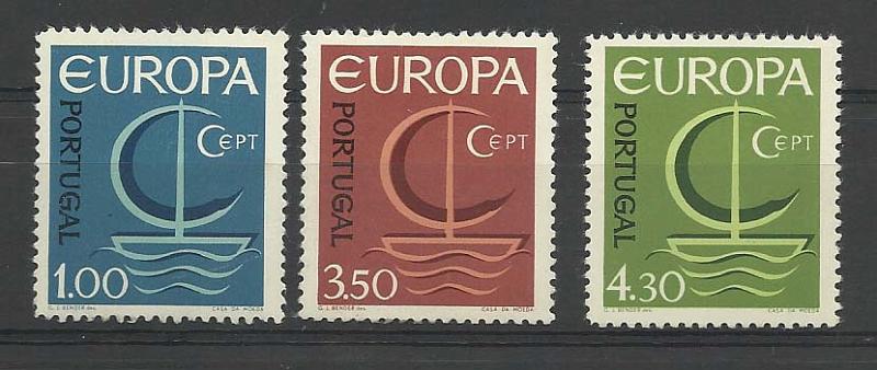1041.jpg -     Lote:    1041            Portugal       Descrição:         1966 &mdash; Europa CEPT. CE983/85. Série completa. Série com 18 dentes em vez de 17. Um selo com muito ligeira mancha no verso. Valor de catálogo &euro; 155,00.        ***       Valor Base:     &euro; 20,00     Valor Venda:     Retirado     
