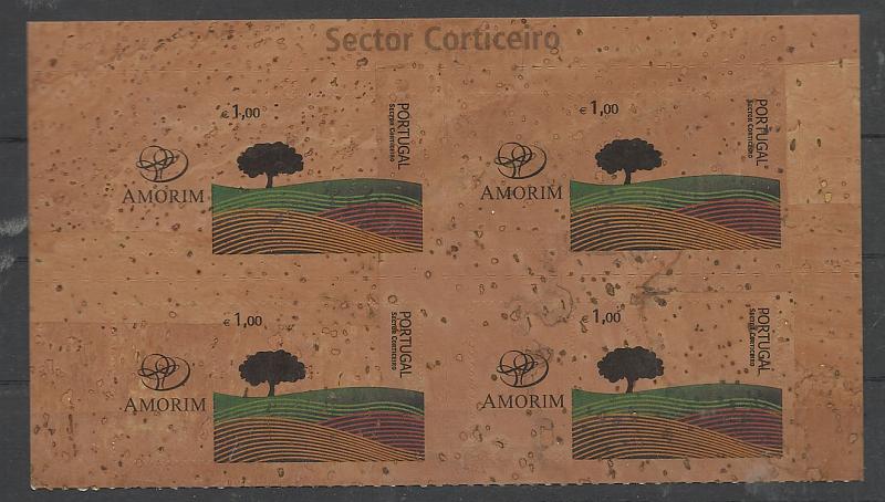 1047.jpg -     Lote:    1047            Portugal       Descrição:         2007 &mdash; Sector Corticeiro. Selo Corporativo. CE3655A, 1$00. Quadra bordo superior de folha.        ***       Valor Base:     &euro; 100,00     Valor Venda:     &euro; 140,00       