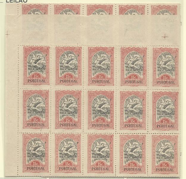 1086.jpg -     Lote:    1086            Portugal       Descrição:         1928 &mdash; Imposto Postal. Jogos Olímpicos. CE IP21, 15c rosa e preto. Folha completa com 90 selos, com denteado levemente deslocado. Valor de catálogo &euro; 900,00.        *       Valor Base:     &euro; 25,00     Valor Venda:     &euro; 25,00       