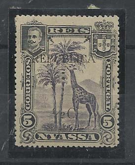 1272.jpg -     Lote:    1272            Companhia do Niassa       Descrição:         1918 &mdash; D. Carlos I, com sobretaxa e sobrecarga REPUBLICA local. CE65, &frac12; c s/ 5 reis lilás malva. Valor de catálogo &euro; 290,00.        **       Valor Base:     &euro; 60,00     Valor Venda:     &euro; 80,00       