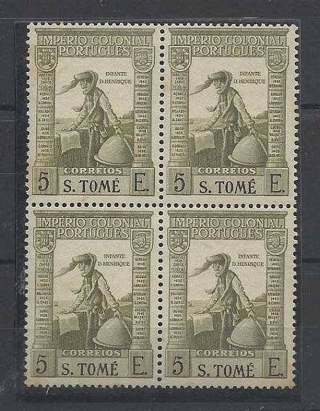 1294.jpg -     Lote:    1294            S. Tomé e Príncipe       Descrição:         1938 &mdash; Império Colonial Português. CE313, 5$00 verde oliva. Quadra. Alguns pontos de óxido no verso. Lote a ver. Valor de catálogo &euro; 188,00.        ***       Valor Base:     &euro; 20,00     Valor Venda:     Retirado     