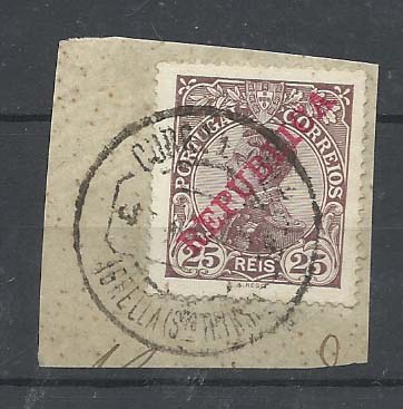 1387.jpg -     Lote:    1387            Portugal       Descrição:         Carimbos circulares datados, tipo 1880. 1910 &mdash; D. Manuel I, com sobrecarga REPUBLICA. CE175, 25 reis castanho, sobre fragmentoI, obliterado com carimbo batido a preto "AGRELLA (STO THIRSO)".        O       Valor Base:     &euro; 12,00     Valor Venda:     &euro; 12,00       