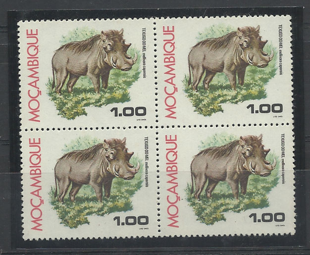1585.jpg -     Lote:    1585                   Descrição:         Moçambique * Palops. 1976 &mdash; Fauna de Moçambique. AR45, 1$00. Quadra com erro da legenda "TEXUGO &mdash; DO &mdash; MEL" em vez de "FACOCHERO"        ***       Valor Base:     &euro; 15,00     Valor Venda:     &euro; 15,00       