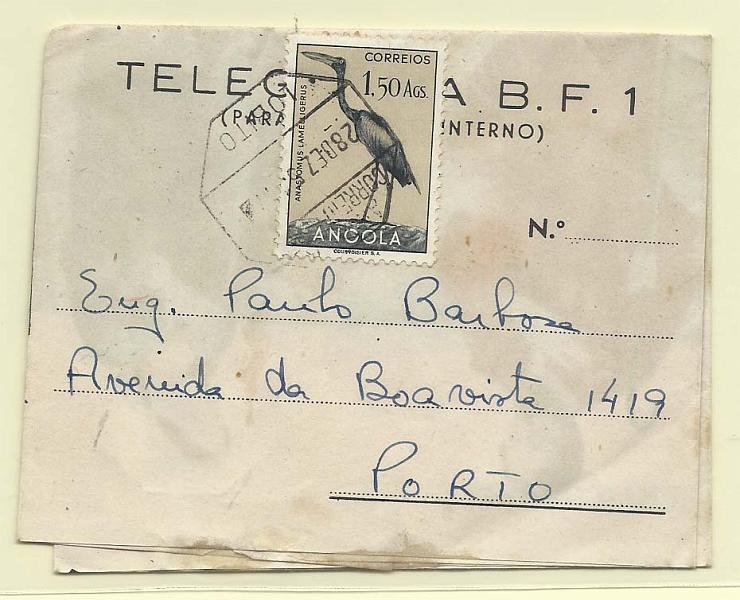 1865.jpg -     Lote:    1865      Lotes pelo Correio       Angola       Descrição:         1947 &mdash; Autógrafos de Boas Festas. BF2A &mdash; Natal Alegre e ano novo muito feliz". OM27. Circulado do Lobito (28.12.51) para o Porto, com selo adicional de 1,50Ag &mdash; Aves.        IC       Valor Base:     &euro; 4,00     Valor Venda:     &euro; 10,00       