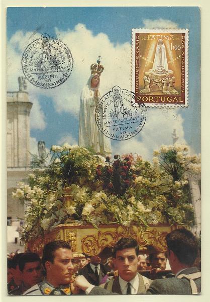 1922.jpg -     Lote:    1922      Lotes pelo Correio              Descrição:         Cinquentenário das Aparições de Fátima. Postal ilustrado concordante com selo de 1$00 CE1000, com carimbo comemorativo de Fátima.        PM       Valor Base:     &euro; 3,00     Valor Venda:     Retirado     