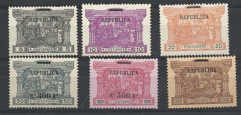 2197.jpg -     Lote:    2197      Lotes pelo Correio       Portugal       Descrição:         1911/12 &mdash; 4.º Centenário do Descobrimento do Caminho Marítimo para a Índia com sobrecarga REPUBLICA sobre selos de porteado do Continente. CE192/97. Série completa. Valor de catálogo &euro; 474,00.        RG**       Valor Base:     &euro; 35,00     Valor Venda:     &euro; 35,00       