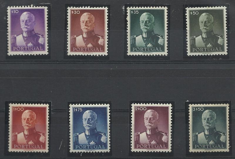 2223.jpg -     Lote:    2223      Lotes pelo Correio       Portugal       Descrição:         1945 &mdash; Presidente Carmona. CE652/659. Série completa. Muito ligeira charneira. Valor de catálogo &euro; 177,00.        **       Valor Base:     &euro; 20,00     Valor Venda:     Retirado     