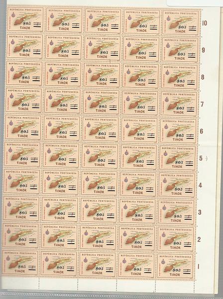 2353.jpg -     Lote:    2353      Lotes pelo Correio       Timor       Descrição:         1960 &mdash; Carta Geográfica de Timor, com sobretaxa. CE305/306. Lote de duas folhas completas de 100 selos. Valor de catálogo &euro; 60,00.        ***       Valor Base:     &euro; 20,00     Valor Venda:     Retirado     