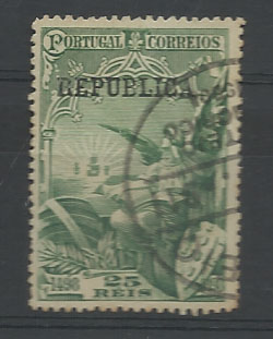 2364.jpg -     Lote:    2364      Lotes pelo Correio       Portugal       Descrição:         Carimbos comemorativos. 1911 &mdash; Centenário da Índia com sobrecarga REPUBLICA sobre selos do Continente. CE186, 25 reis. Obliterado com carimbo batido a preto do "CORTEJO ALEGÓRICO".        O       Valor Base:     &euro; 4,00     Valor Venda:     Retirado     