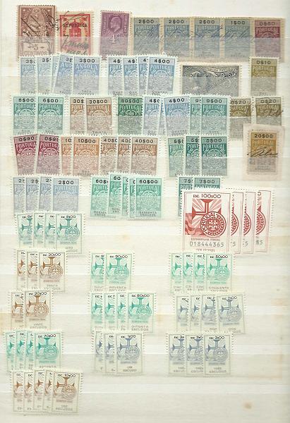 2544.jpg -     Lote:    2544      Lotes pelo Correio              Descrição:         Portugal. Fiscais e Vinhetas. Classificador com selos fiscais e vinhetas. Lote a ver.        Lote       Valor Base:     &euro; 20,00     Valor Venda:     &euro; 20,00       