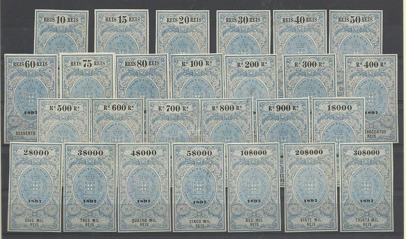 0726.jpg -     Lote:    726            Fiscais       Descrição:         Fiscais. Portugal. 1897 &mdash; Imposto do Selo. Lote com 26 provas de cor em azul, não denteadas, com os valores de 10, 15, 20, 30, 40, 50, 60, 75, 80, 100, 200, 300, 400, 500, 600, 700, 800, 900, 1$000, 2$000, 3$000, 4$000, 5$000, 10$000, 20$000 e 30$000 reis. MB e MR. Alguns valores não catalogados por Paulo Barata.         PRV       Valor Base:     &euro; 160,00     Valor Venda:     &euro;      