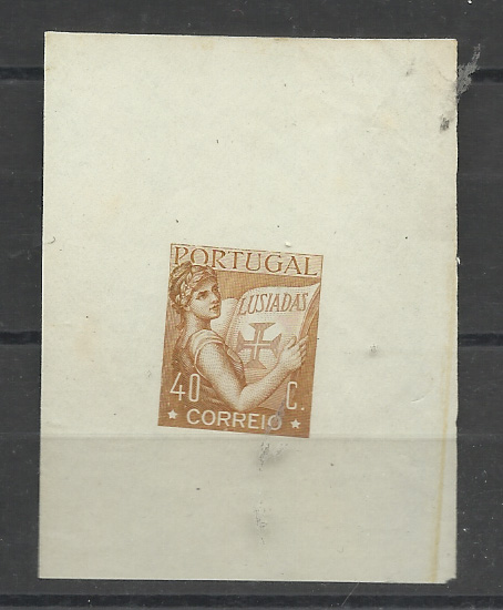 0876.jpg -     Lote:    876            Portugal       Descrição:         1926 &mdash; Precursores do tipo "Os Lusíadas". Prova de artista de 40c em castanho sépia, não denteada, em papel entrançado, executada em talhe doce pela casa Thomas de La Rue & C.º. Não aprovada.         PRV       Valor Base:     &euro; 40,00     Valor Venda:     &euro;      